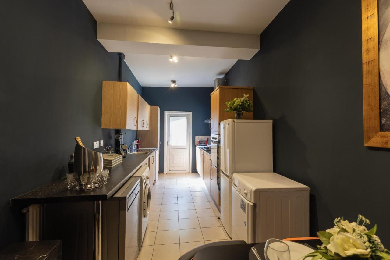 Boutique Family Apartment In Celebrity Village. Barnt Green Exterior foto